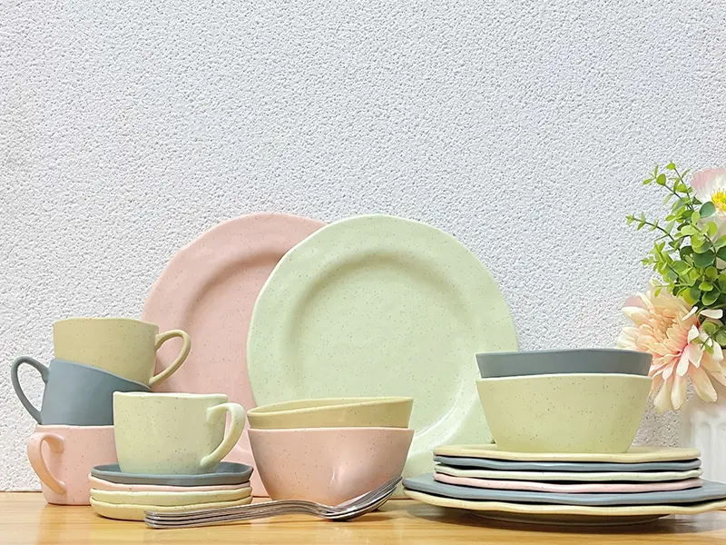 Random Collection Melamine Dinner Set